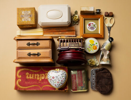 DECORATING YOUR APARTMENTS WITH VINTAGE FINDS: A GUIDE TO THRIFTING